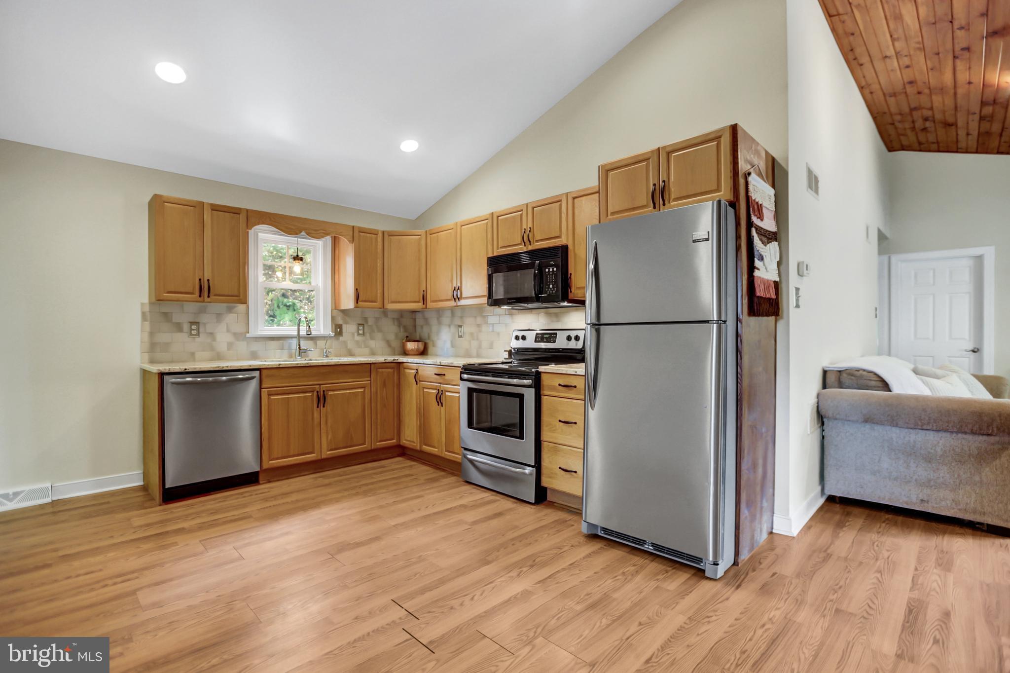 661 Baumgardner Road Lancaster, PA 17603 - Photo 3 of 22 Gallery Image 3