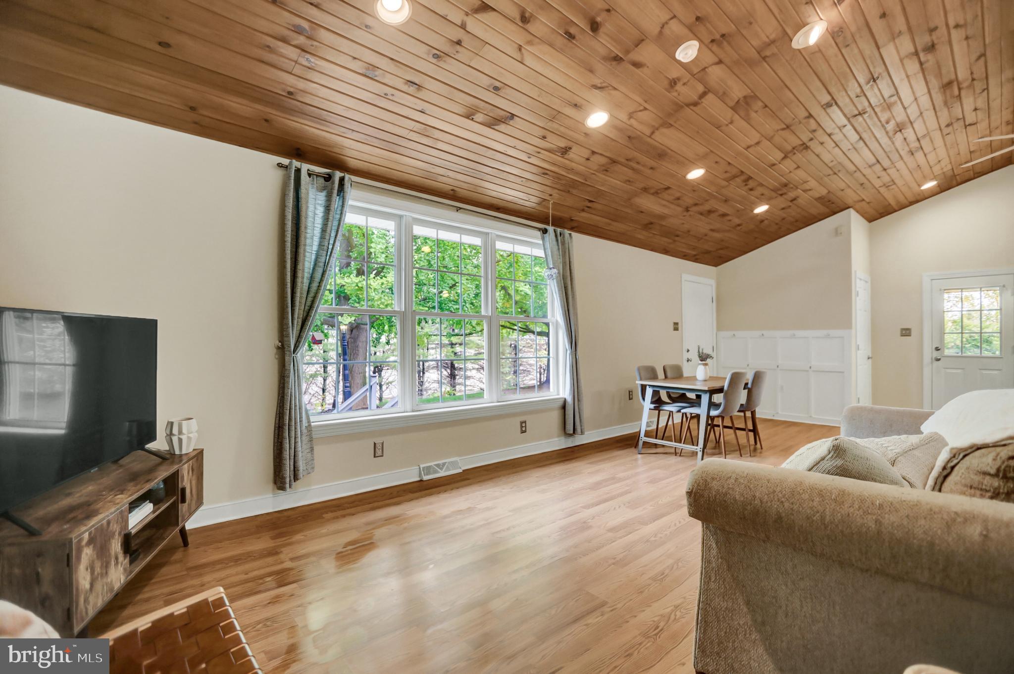 661 Baumgardner Road Lancaster, PA 17603 - Photo 8 of 22 Gallery Image 8
