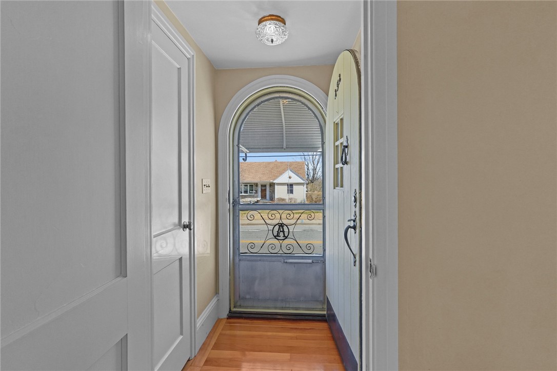 252 George Waterman Road Johnston, RI 02919 - Photo 2 of 29