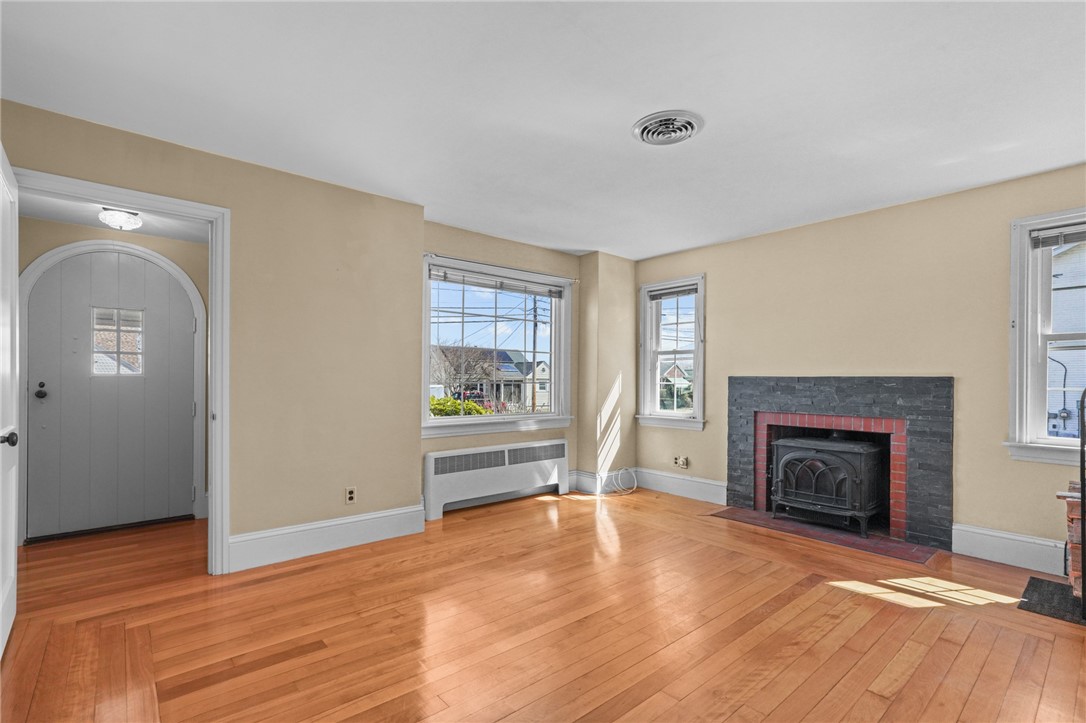 252 George Waterman Road Johnston, RI 02919 - Photo 3 of 29