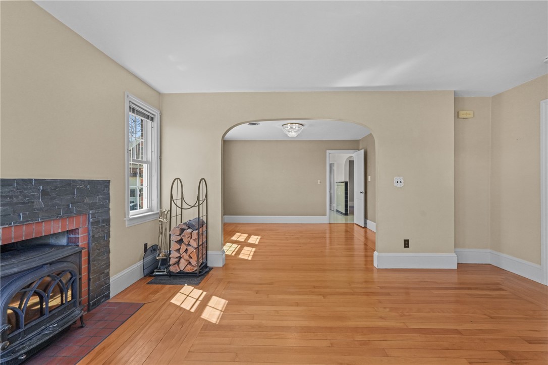 252 George Waterman Road Johnston, RI 02919 - Photo 4 of 29