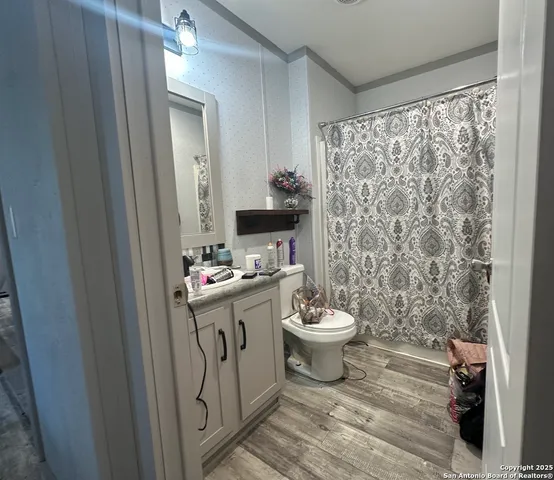 $383,000 | 140 County Road 7866, Devine, TX 78016