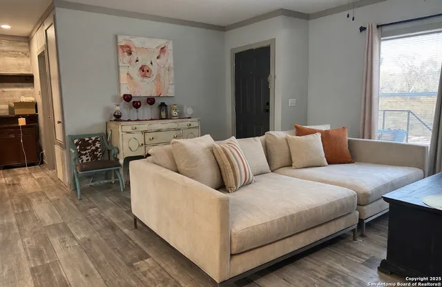 $383,000 | 140 County Road 7866, Devine, TX 78016