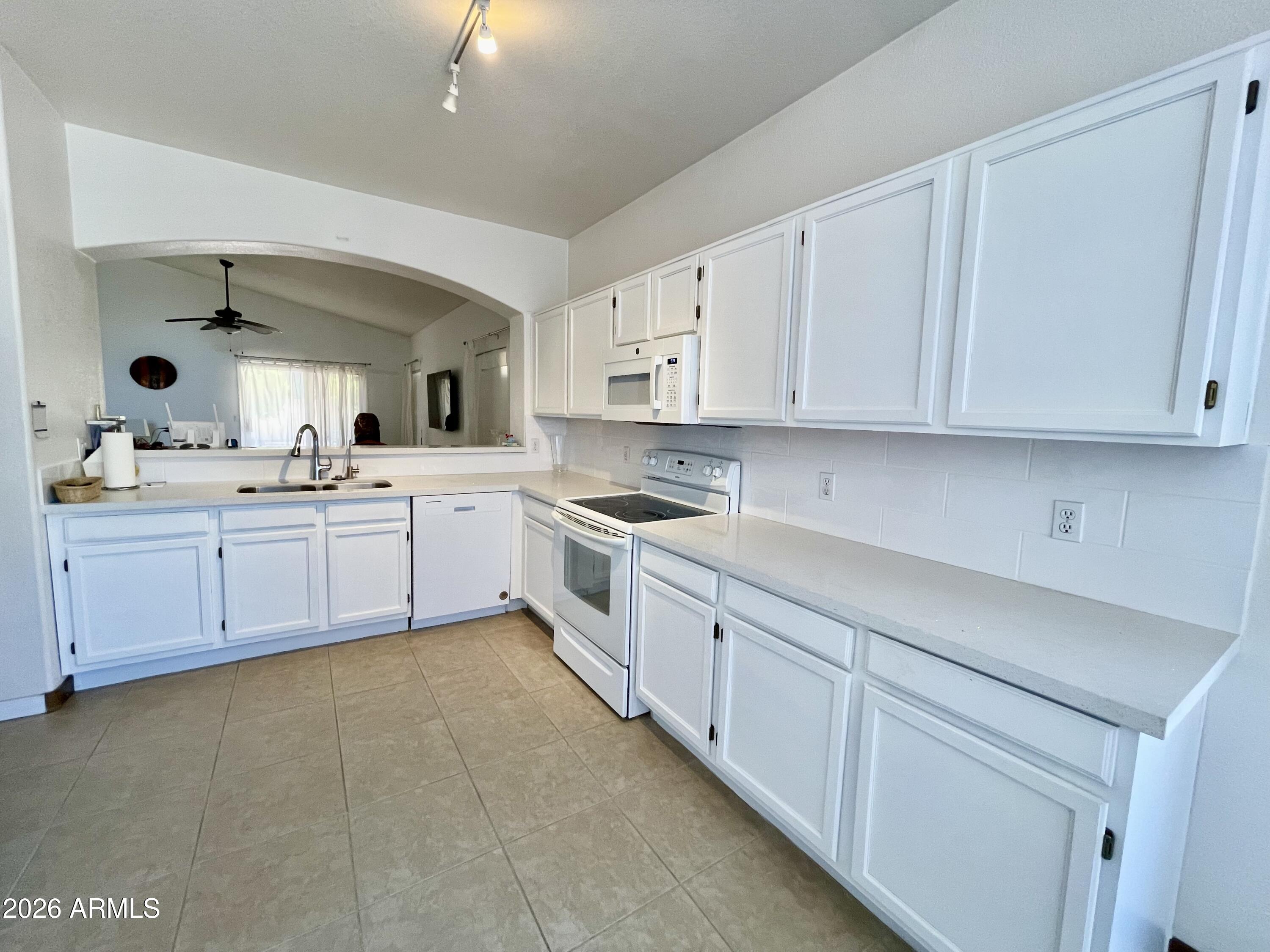 4377 East Coolbrook Avenue Phoenix, AZ 85032 - Photo 10 of 54 IMG_5312