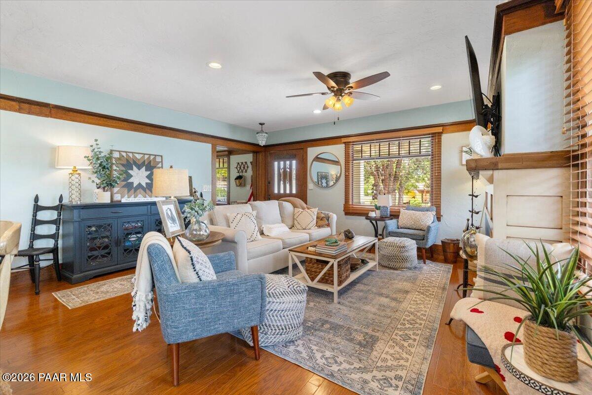 145 South Washington Street Prescott, AZ 86303 - Photo 10 of 39 Living Room