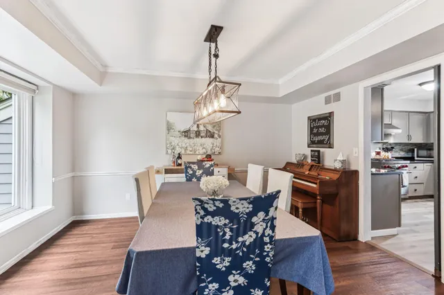 $499,900 | 3 Birchwood Court, Wind Point, WI 53402