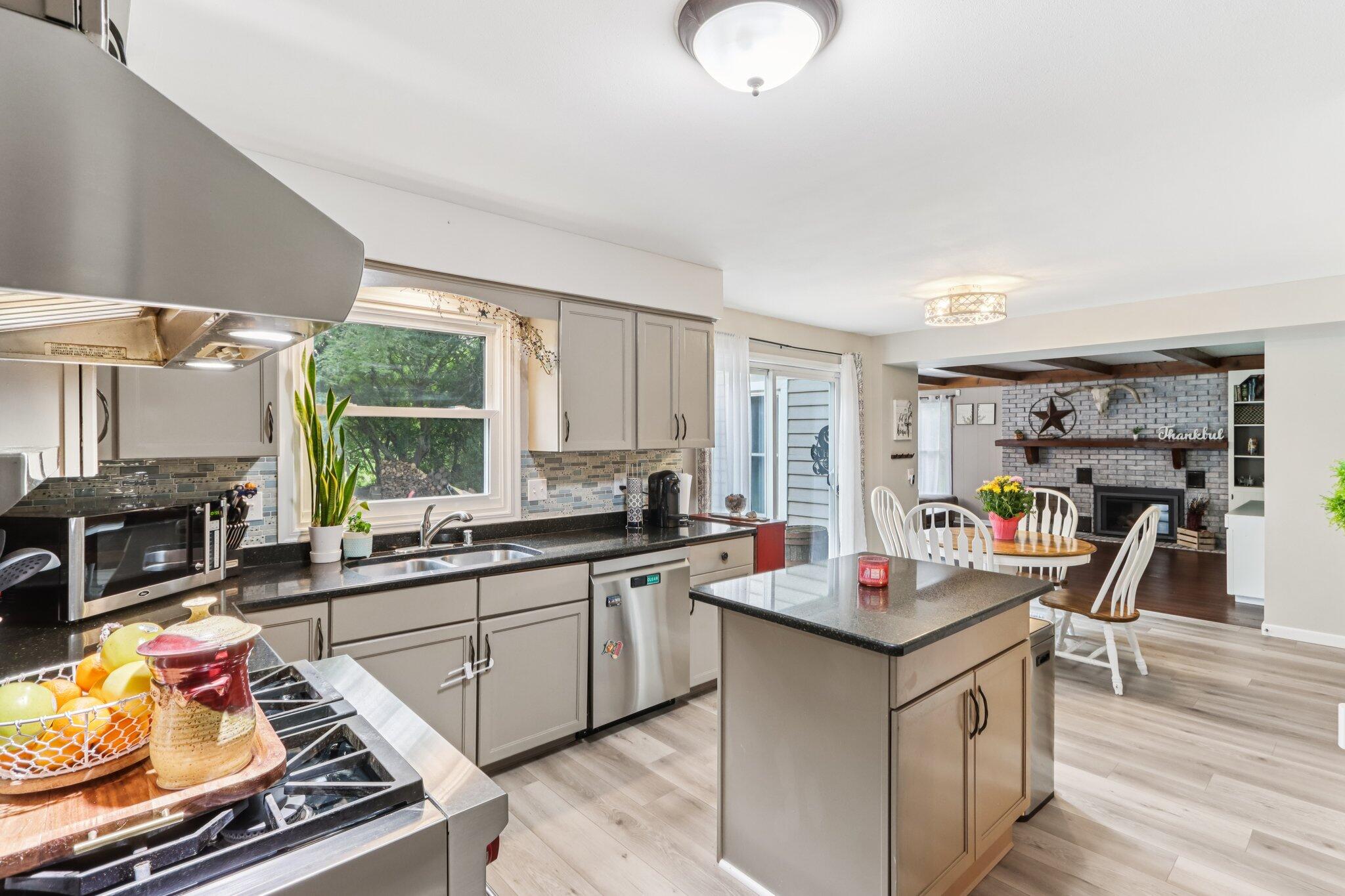 3 Birchwood Court Wind Point, WI 53402 - Photo 22 of 63 3 Birchwood Ct (34)