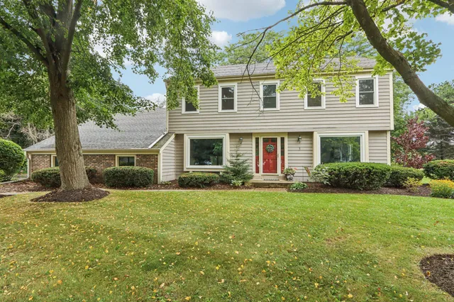 $499,900 | 3 Birchwood Court, Wind Point, WI 53402