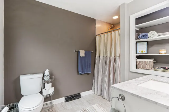 $499,900 | 3 Birchwood Court, Wind Point, WI 53402