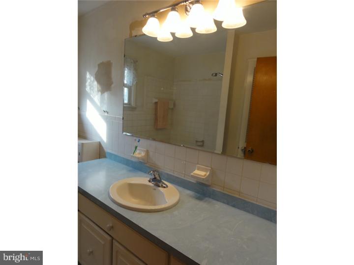 405 Ridge Road Telford, PA 18969 - Photo 12 of 18 Bathroom