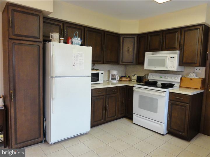 405 Ridge Road Telford, PA 18969 - Photo 9 of 18 Kitchen