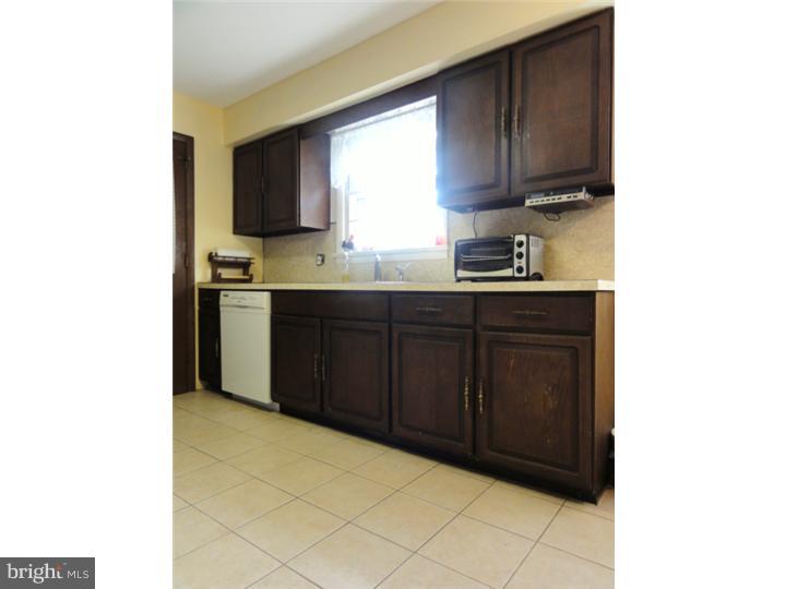 405 Ridge Road Telford, PA 18969 - Photo 10 of 18 Kitchen