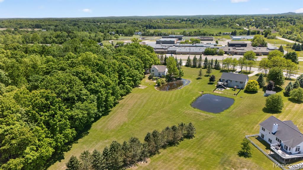 9055 Hegel Road Grand Blanc, MI 48439 - Photo 57 of 62