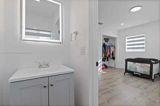 a view of utility room