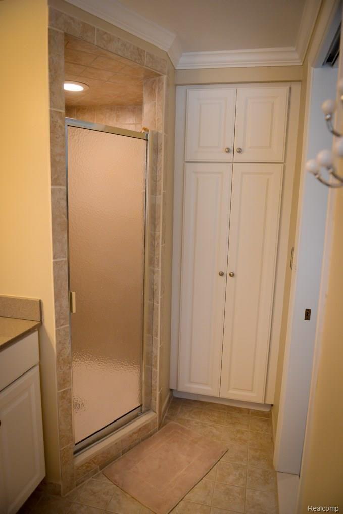 1701 North Fairview Lane Rochester, MI 48306 - Photo 17 of 30 Master Bath