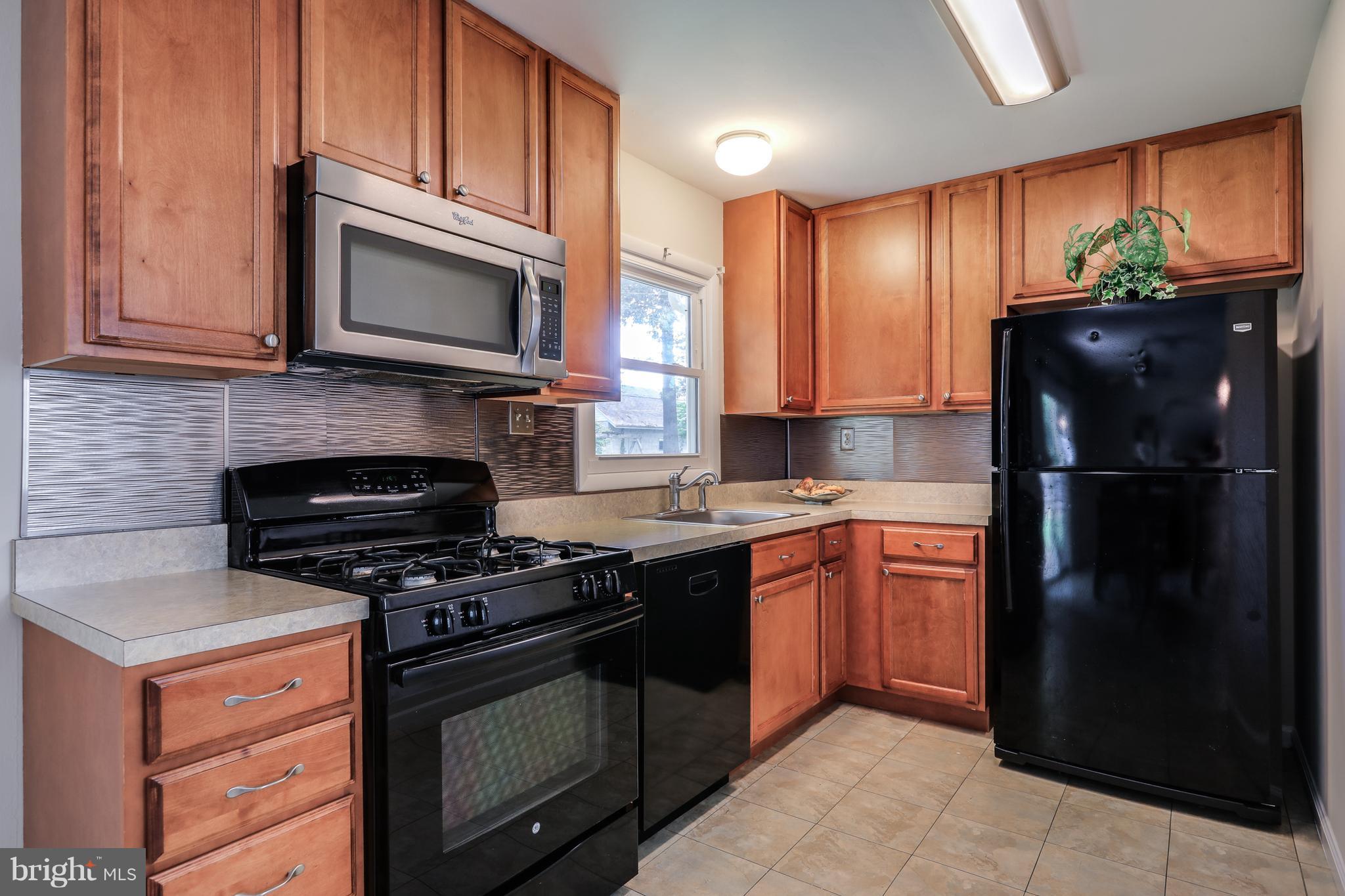 151 Jefferson Road Waldorf, MD 20602 - Photo 2 of 21 Kitchen