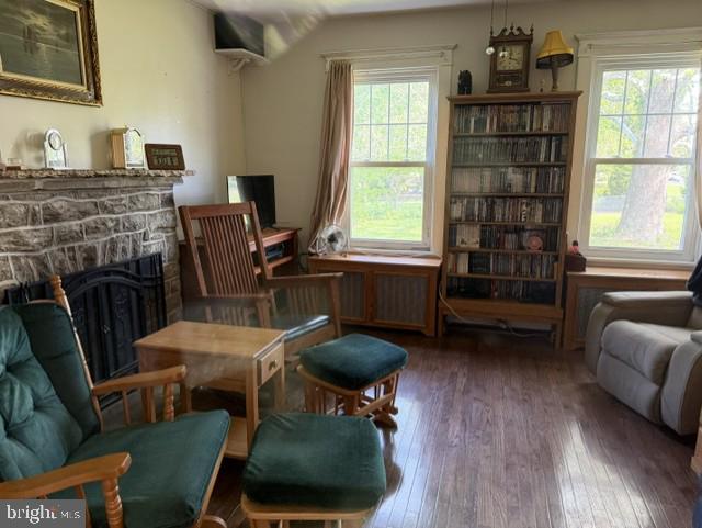 4102 Rectortown Road Marshall, VA 20115 - Photo 11 of 42 Living room 1st floor