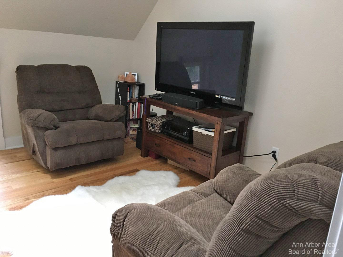 438 3rd Street, Unit 2 Ann Arbor, MI 48103 - Photo 5 of 11 Photo 5