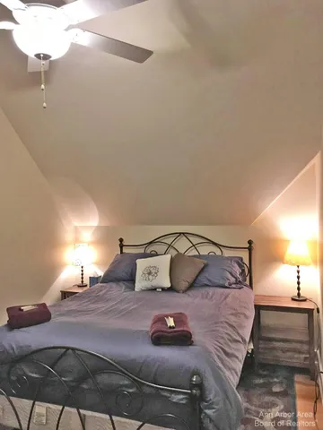 $3,100 | 438 3rd Street, Unit 2, Ann Arbor, MI 48103