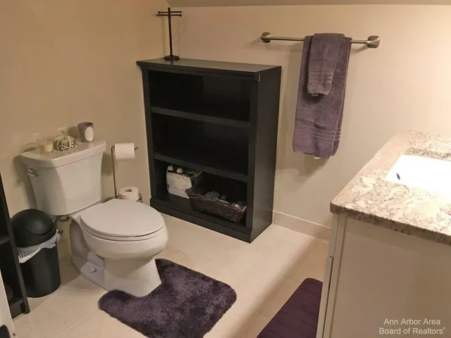 $3,100 | 438 3rd Street, Unit 2, Ann Arbor, MI 48103