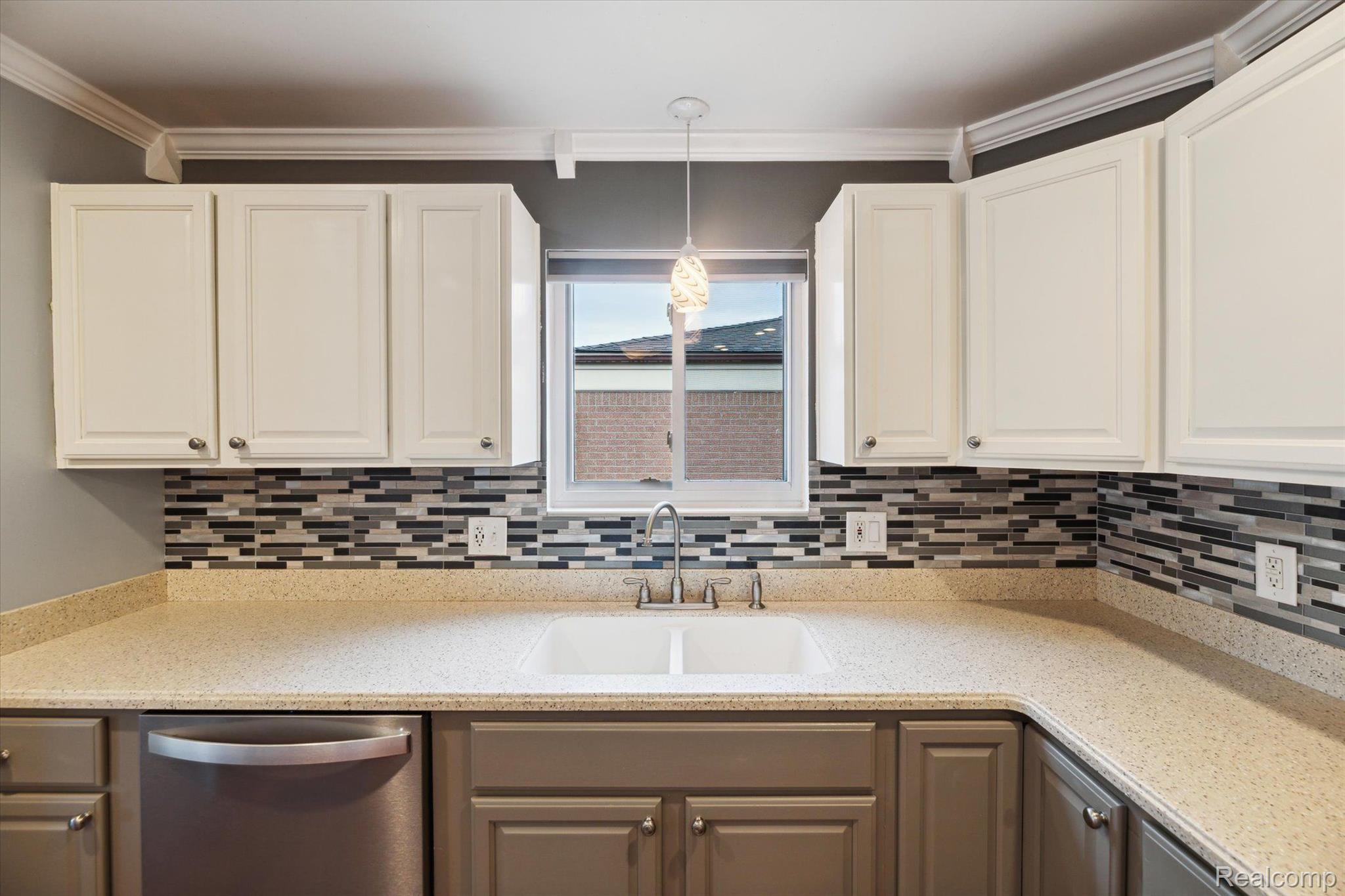13473 Perry Circle Warren, MI 48088 - Photo 29 of 45 Gallery Image 29