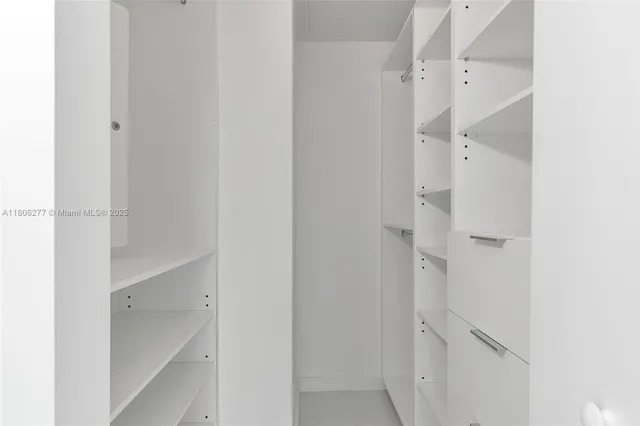 a view of entryway with window