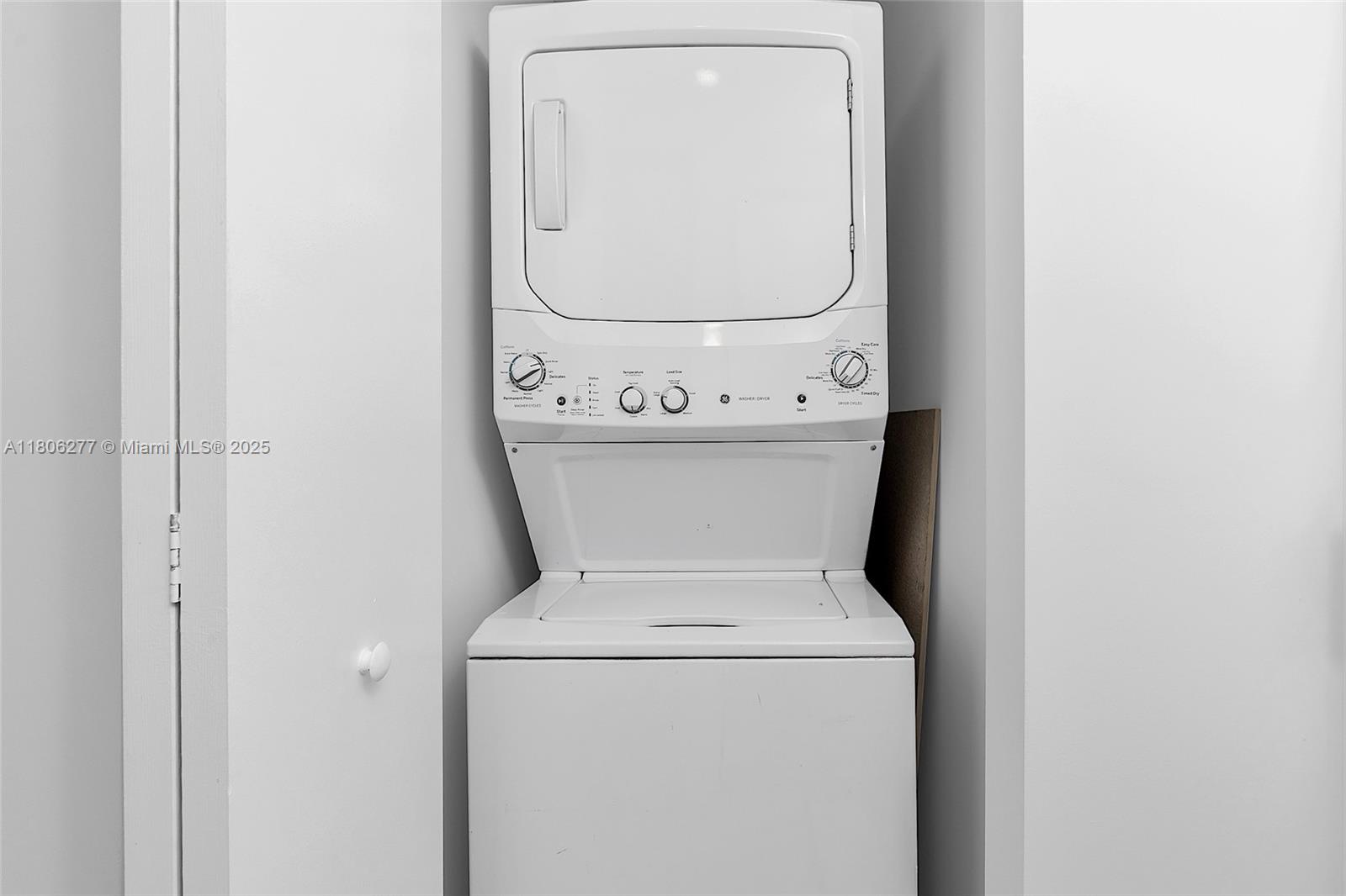 1300 South Miami Avenue, Unit 3211 Miami, FL 33130 - Photo 36 of 38 a close view of washer and dryer