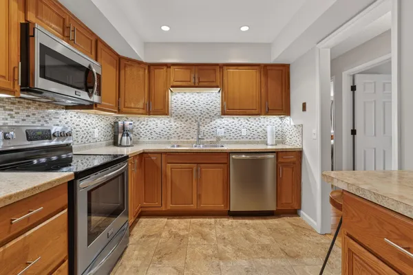 $199,900 | 2055 Carriage Drive Southwest, Unit 2055H, Rochester, MN 55902