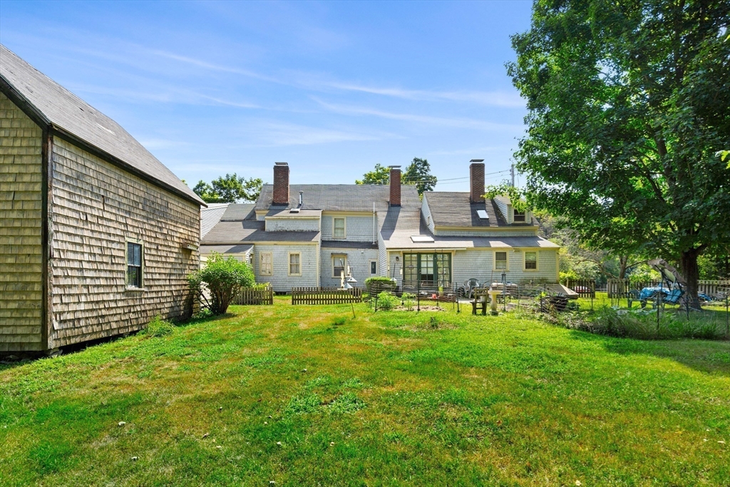 108 Central Street Rowley, MA 01969 - Photo 4 of 26