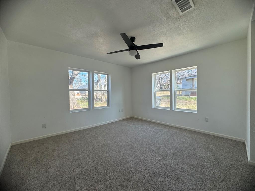 607 East Monterey Street Denison, TX 75021 - Photo 15 of 33