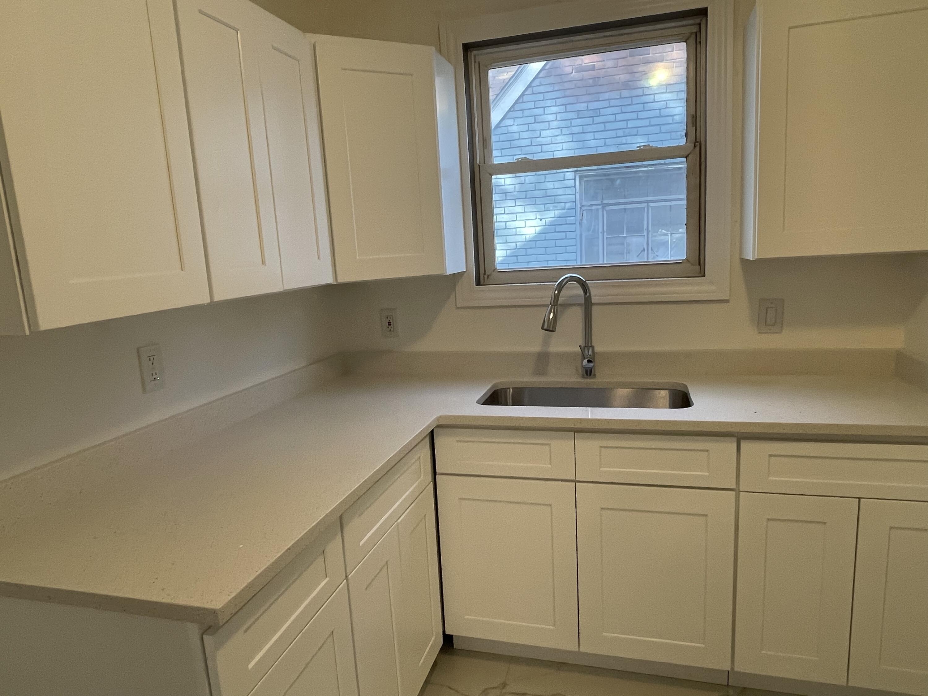 11739 Meyers Road Detroit, MI 48227 - Photo 10 of 31 14