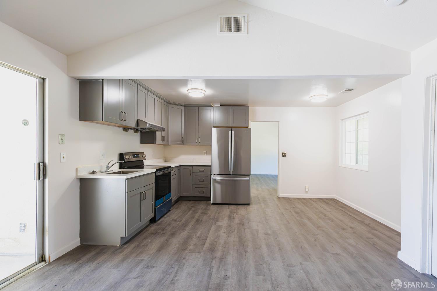 915 Seascape Circle Rodeo, CA 94572 - Photo 17 of 51 Gallery Image 17