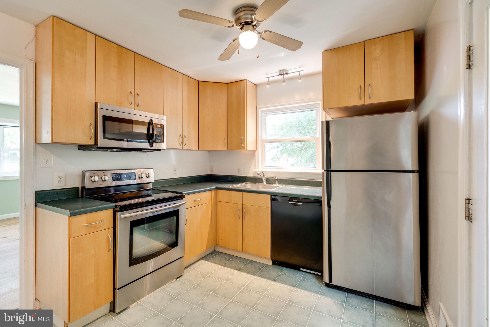 4108 Addison Road Fairfax, VA 22030 - Photo 11 of 40 Kitchen
