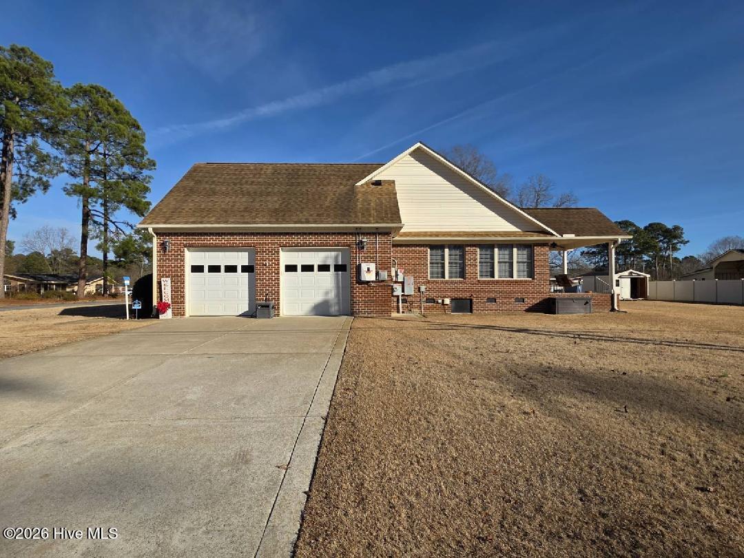 400 Grove Street Clinton, NC 28328 - Photo 5 of 29 image000003_1767313934336