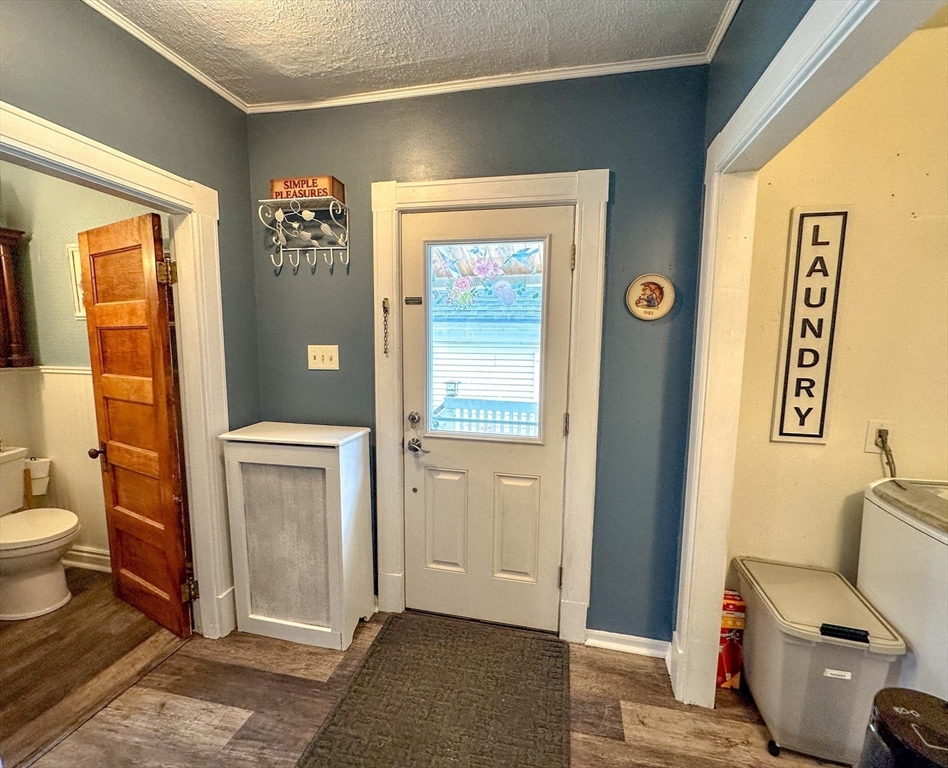 573 White Street Springfield, MA 01108 - Photo 9 of 39