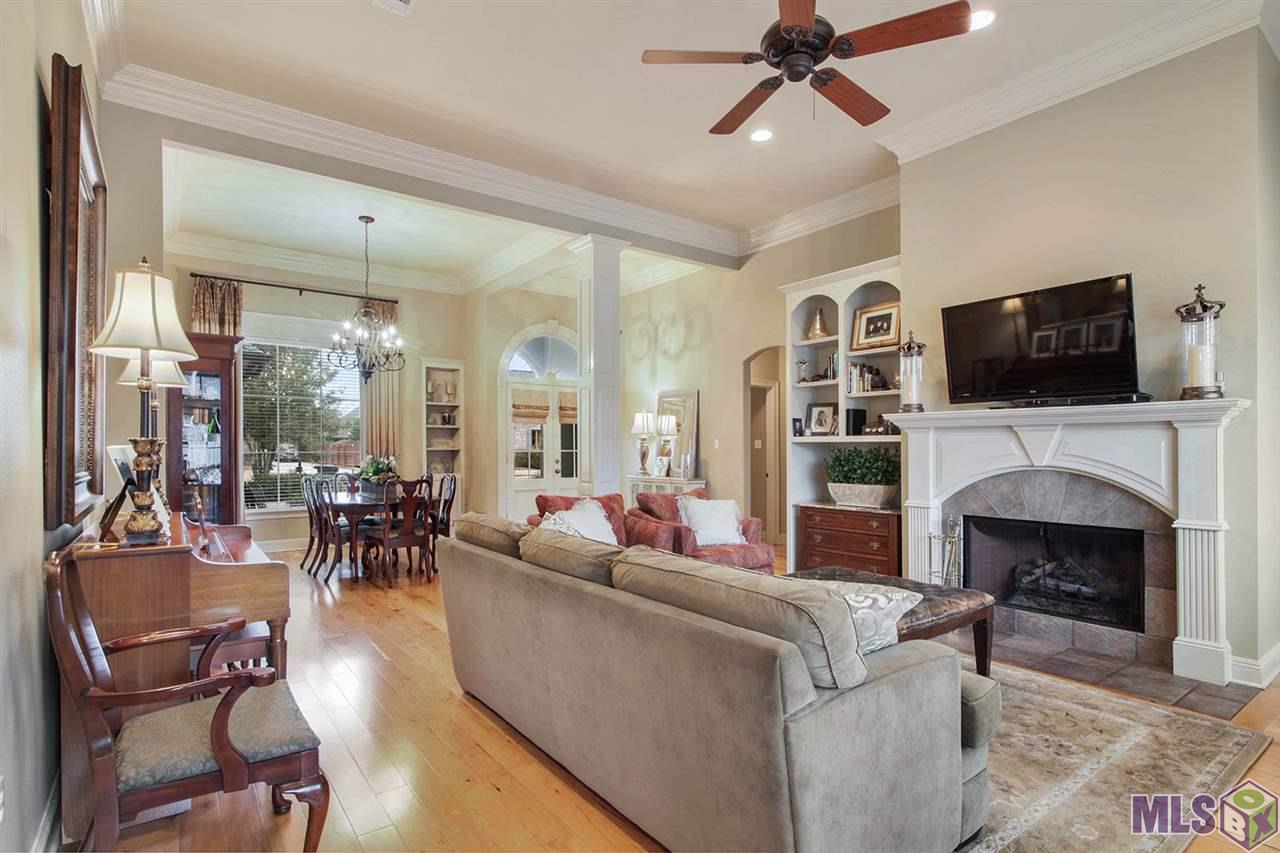 8719 Glenfield Drive Baton Rouge, LA 70809 - Photo 2 of 11 LIVING ROOM