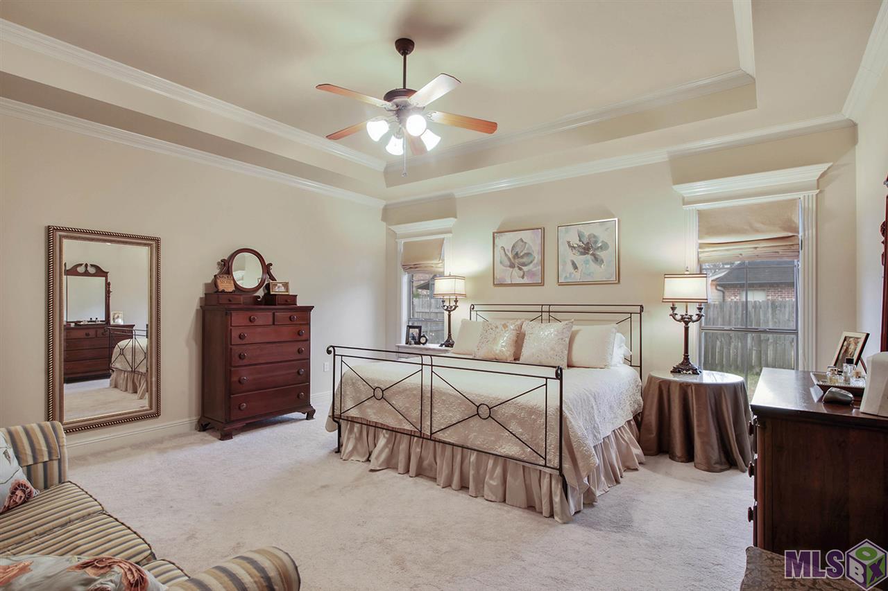 8719 Glenfield Drive Baton Rouge, LA 70809 - Photo 6 of 11 MASTER BEDROOM