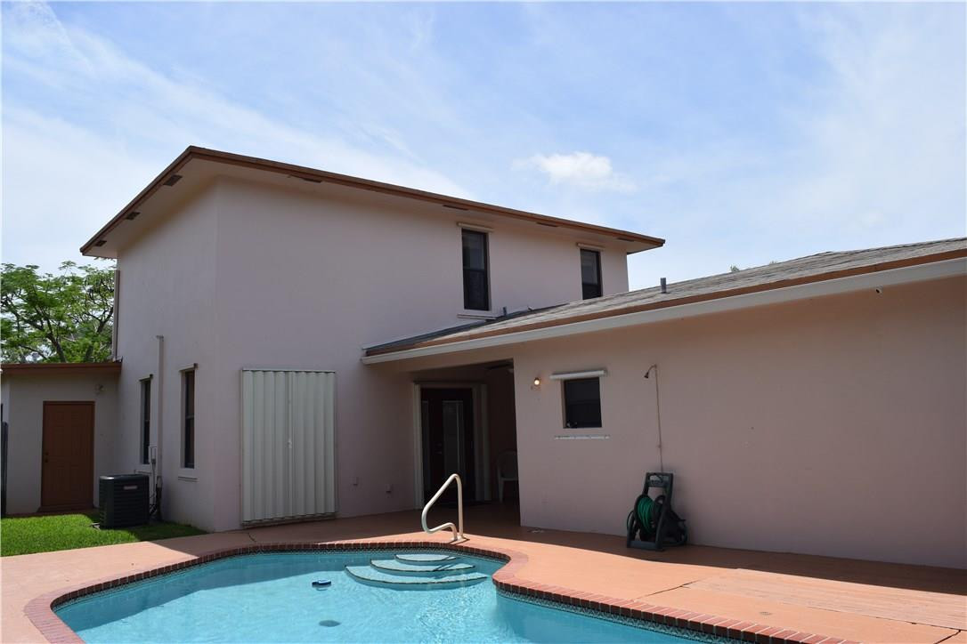 1004 North 31st Road Hollywood, FL 33021 - Photo 12 of 39 Photo 12