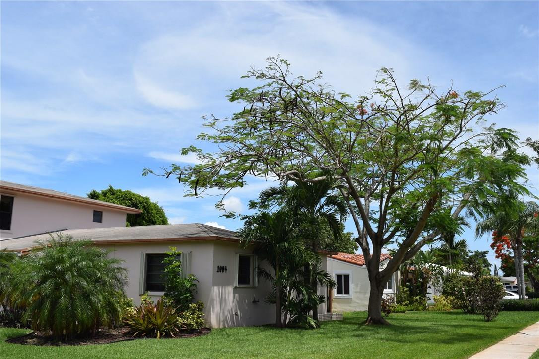1004 North 31st Road Hollywood, FL 33021 - Photo 3 of 39 Photo 3