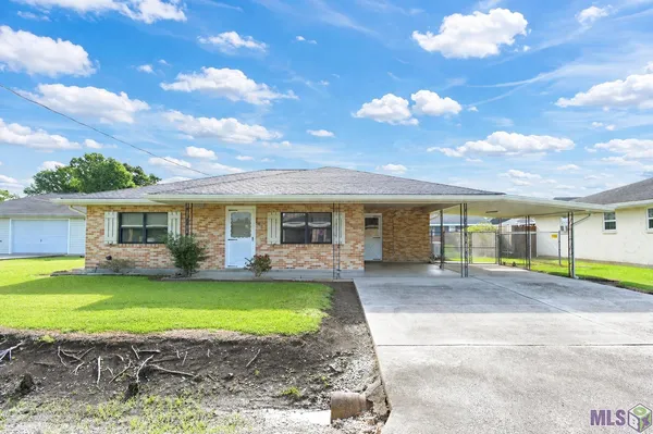 $215,000 | 1143 West Camellia Drive, Thibodaux, LA 70301
