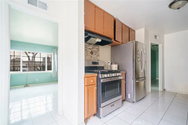 $349,000 | 423 East Landsford Street, Lancaster, CA 93535