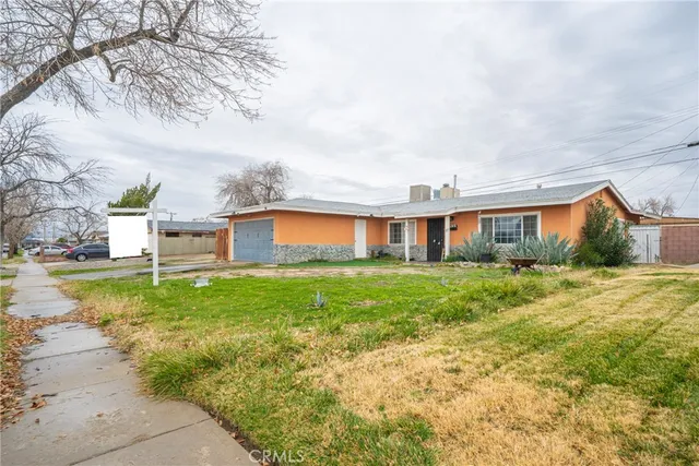 $349,000 | 423 East Landsford Street, Lancaster, CA 93535