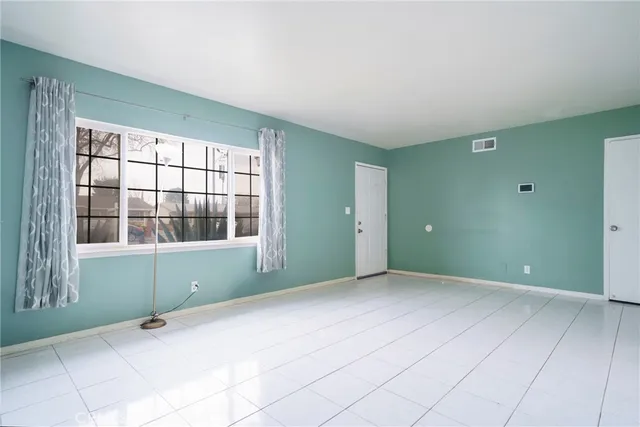 $349,000 | 423 East Landsford Street, Lancaster, CA 93535