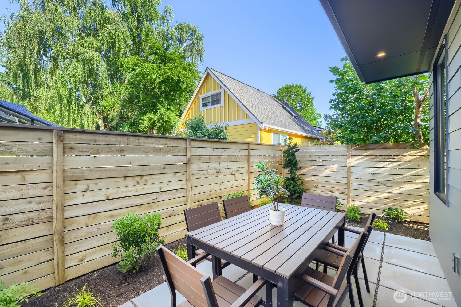 809 Northeast 90th Street Seattle, WA 98115 - Photo 14 of 20