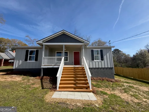 $299,900 | 509 Carlton Avenue, Union Point, GA 30669