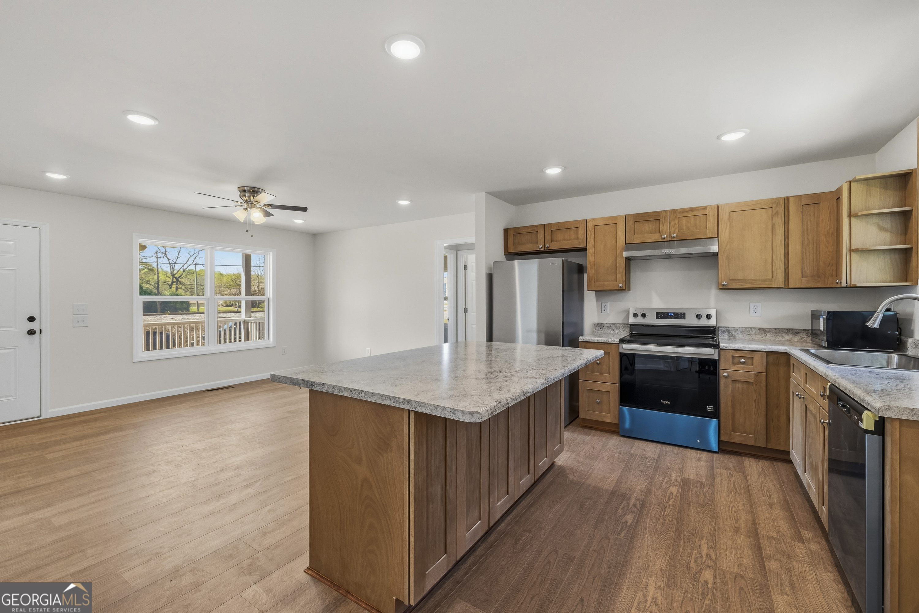 509 Carlton Avenue Union Point, GA 30669 - Photo 12 of 41