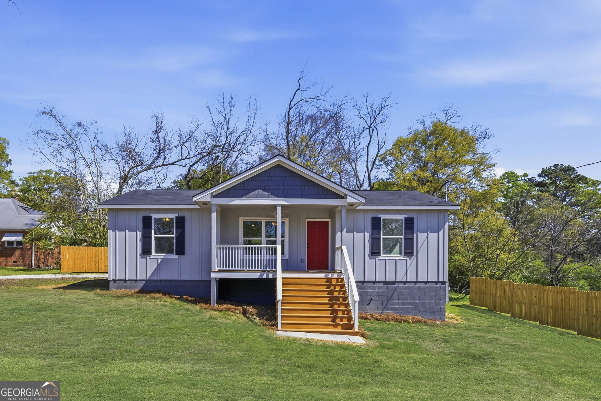 509 Carlton Avenue Union Point, GA 30669 - Photo 3 of 41
