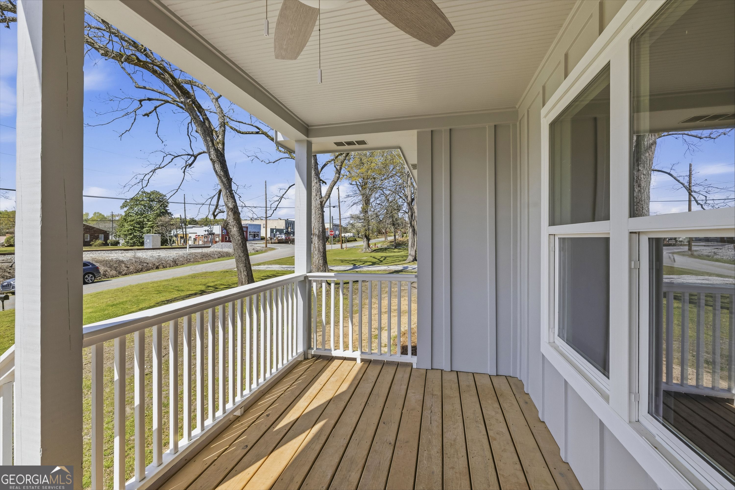 509 Carlton Avenue Union Point, GA 30669 - Photo 4 of 41
