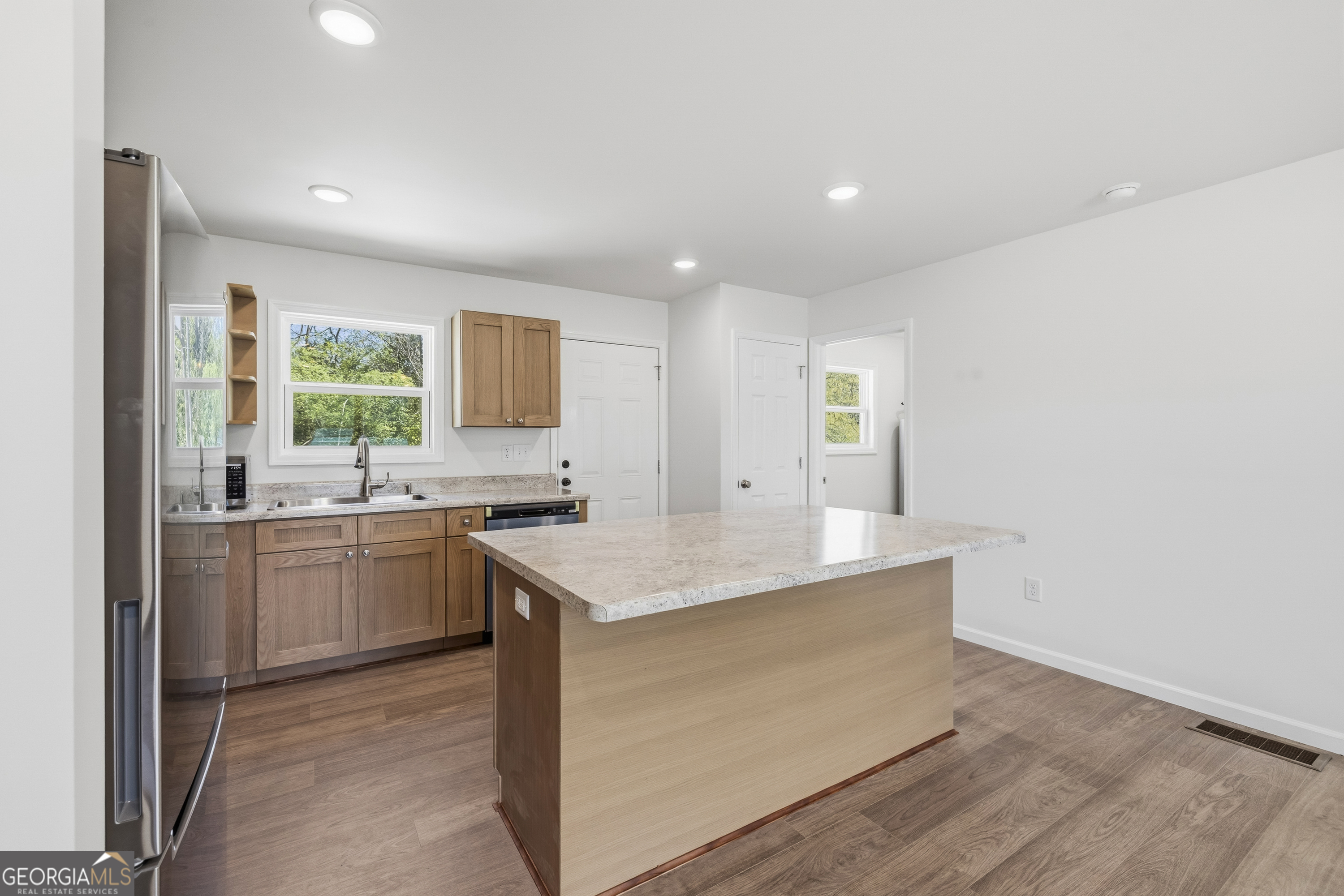 509 Carlton Avenue Union Point, GA 30669 - Photo 10 of 41