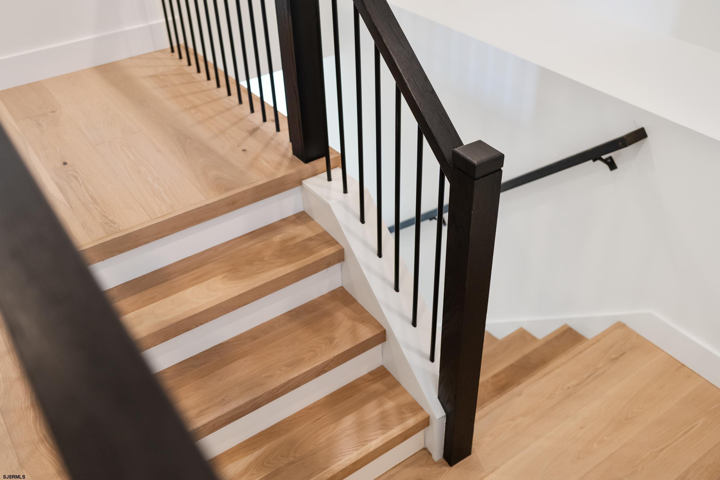 11 Evio John Court Marmora, NJ 08223 - Photo 37 of 49 a view of entryway